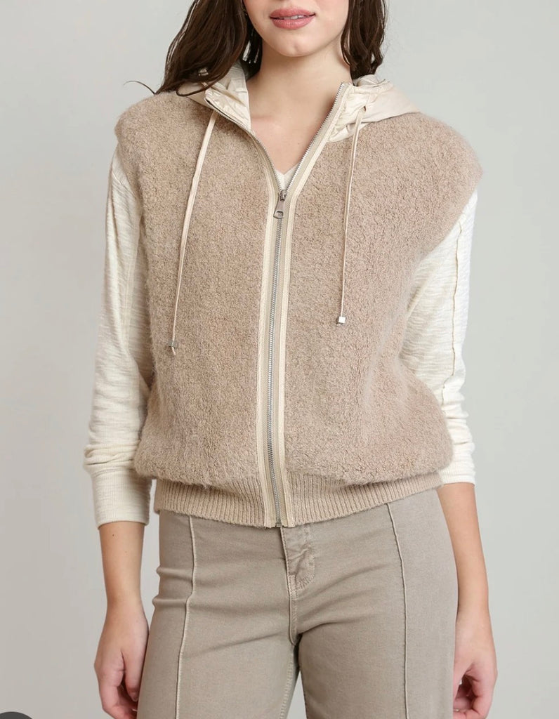 Top - Dex Hooded Boucle Vest